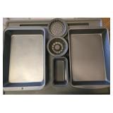 (2) NWOT Cake Pans, 8 Mini Bundt Pans, (9)