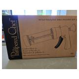 NIB Pampered Chef Cookie Press