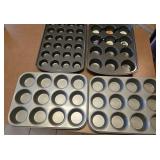 (4) Muffin Pans
