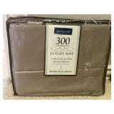 NIP Springmaid Queen Flat Sheet