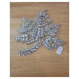 August & Leo Silver Maple Leaf 21x16
