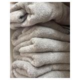 (4) Calvin Klein Bath Towels & (2) Hand Towels