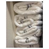 (5) Mainstays White w/Grey Striped Bath Towels