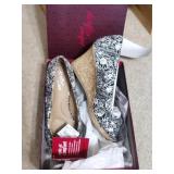 NEW Sz 6.5 DexFlexï¿½ Floral Wedges