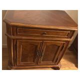 31.5ï¿½x19"x30"  Wood Nightstand