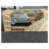 IXO Museum Collection Model 1936 Chrysler Airflow