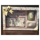 NIB Joyward Cozy Season 5 Piece Gift Set