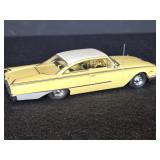 1:43 Die-cast 1960 Ford Galaxie Starliner