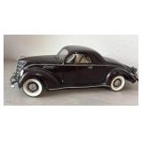 1:18 Scale Die-cast Replica of a 1937 Lincoln