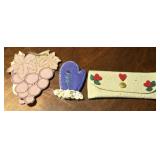Handmade Wool Felt Needle Holder, Mitten Clip &