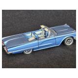 1:43 Die-cast Model 1958 Ford Thunderbird Converti