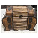 20.5"x11"x14" VTG Wooden  and Bamboo dome
