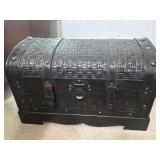 19.5ï¿½x 11"x12ï¿½ Dome Top Storage chest resembles