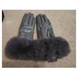 Sz S Vince Camuto Faux Fur-trimmed Faux Leather