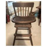 19ï¿½x15.5ï¿½x27.5ï¿½ VTG Dark Wood Solid Spindle Back