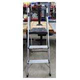 Rubbermaid 3-Step Ultra-Light Aluminum Step