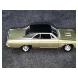 1:64 Scale Diecast 1967 Buick GS 400 in Gold w