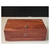 New Lane Keepsake Box w/Key 9"ï¿½5"ï¿½3.25"