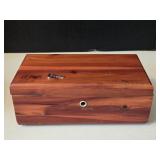 New Lane Keepsake Box w/Key 9"ï¿½5"ï¿½3.25"