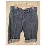 Sz 10 Levis Perfectly Slimming Denim Capris
