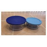 (1) 1.75 QT Pyrex Bowl w/Lid & (1)Smaller One