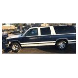 1995 GMC Suburban 1500 Sierra SLE white/blue