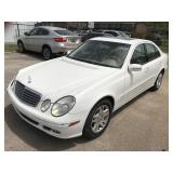 2003 Mercedes-Benz E Class E320 white 4-door