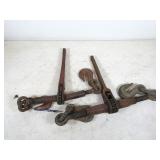 2pc ratchet style chain buckers, one is bent, NO