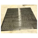 4pc anti-fatique mat, 31"x62", 1 has 2 tears, NO