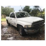 1999 Dodge Ram 1500 4-door quad cab white pickup,