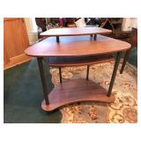 computer desk with pull-out keyboard shelf