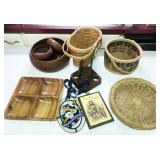 baskets, wooden bowls, trays, wall décor