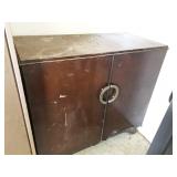 Majestic cabinet stereo, kitchen utensils, tray