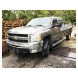 2008 Chevy Silverado 3500HD 4-door pickup truck,