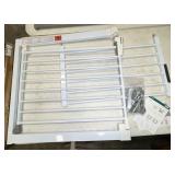 Babelio safety gate, 28"high, fits unknown,