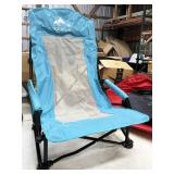Oileus low-sitting beach chair with carry bag,