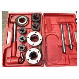 NPT pipe threading kit in case