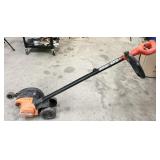 Black & Decker electric edger, works. NO SHIPPING
