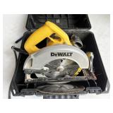 DeWalt DW369 7.25" circular saw in case, works