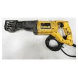 DeWalt DWE304 reciprocating saw, works