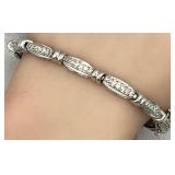 +/-1.50tcw diamond bracelet in 14K white gold