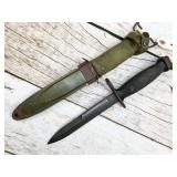 Vietnam era USM8A1 fixed blade knife with sheath,