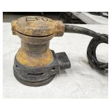DeWalt DW421 random orbital sander, works