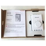 Honeywell CT410 thermostat, open box item missing