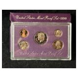 Mint set of US coins