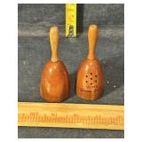 Salt & pepper shakers Salt & pepper shakers