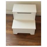 Step stool Step stool