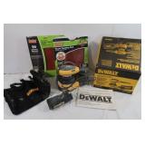 DeWalt 5" Variable SpeedOrbit Palm Sander Kit