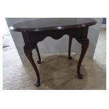 Ethan Allen Oval Table-28"Wx23"Dx23"H