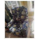 La-Z-Boy Floral Fabric Recliner w/Remote